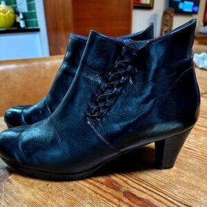 Van Eli Low Platform Black Leather Laced Booties